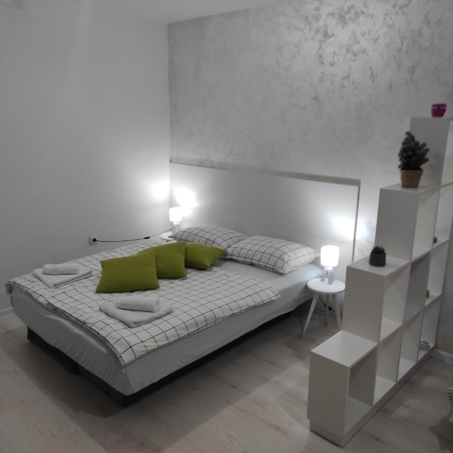 Apartman Jevrejska Banja Luka Buitenkant foto